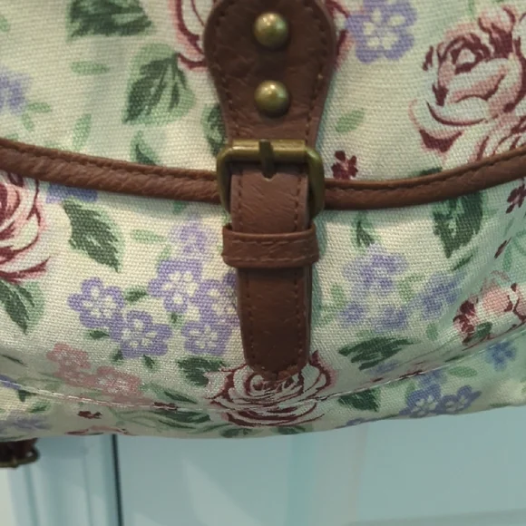 Mossimo Supply Co Cream and Brown Floral Backpack NWOT - Picture 6 of 17